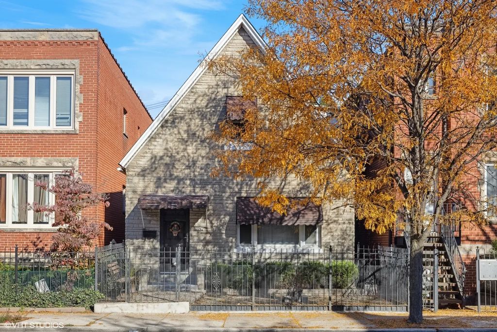 2242 W Taylor Street, Chicago, 60612