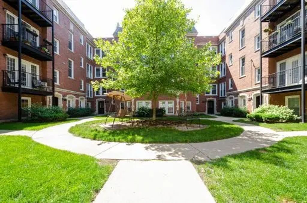 7730 N Ashland Avenue C2, Chicago, 60626