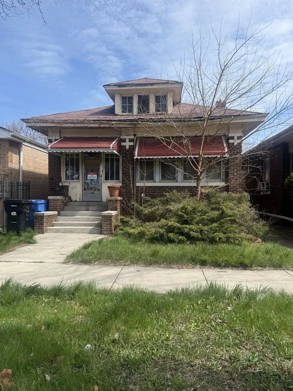 7557 S Paxton Avenue, Chicago, 60649