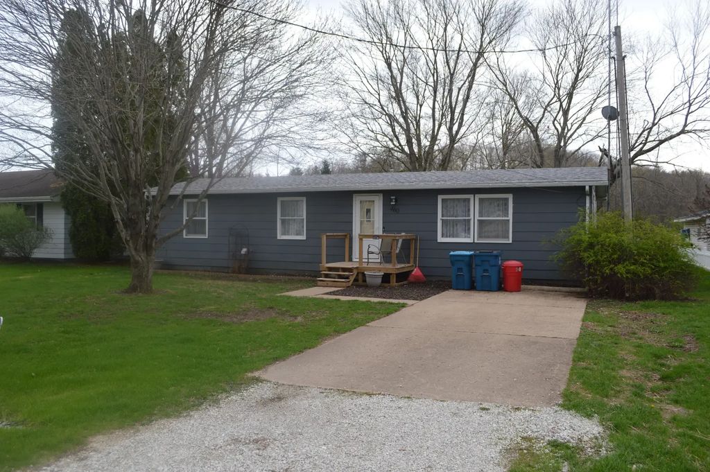 460 E Hill Street, Tiskilwa