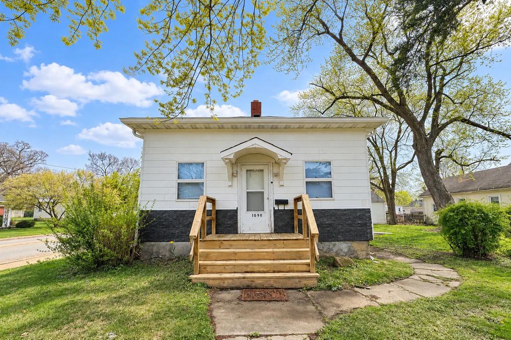 1090 Creve Coeur Street, Lasalle