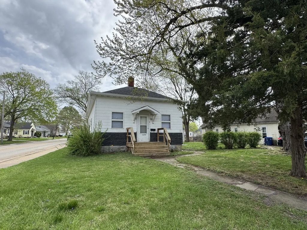 1090 Creve Coeur Street, Lasalle