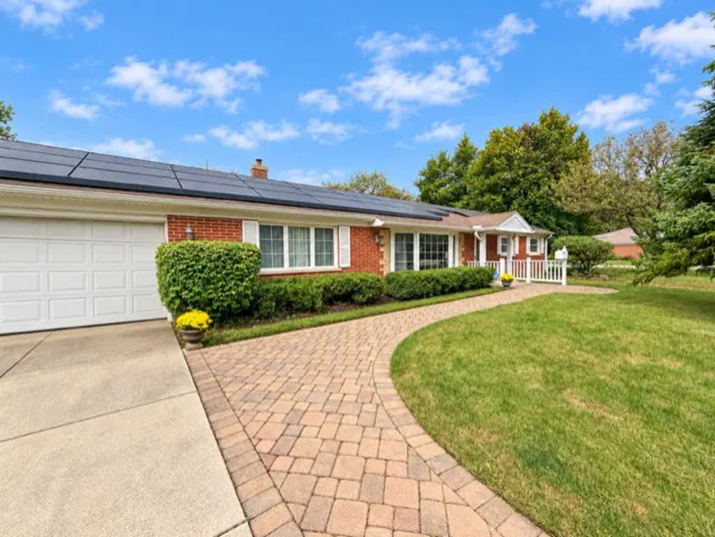 3843 Springdale Avenue, Glenview