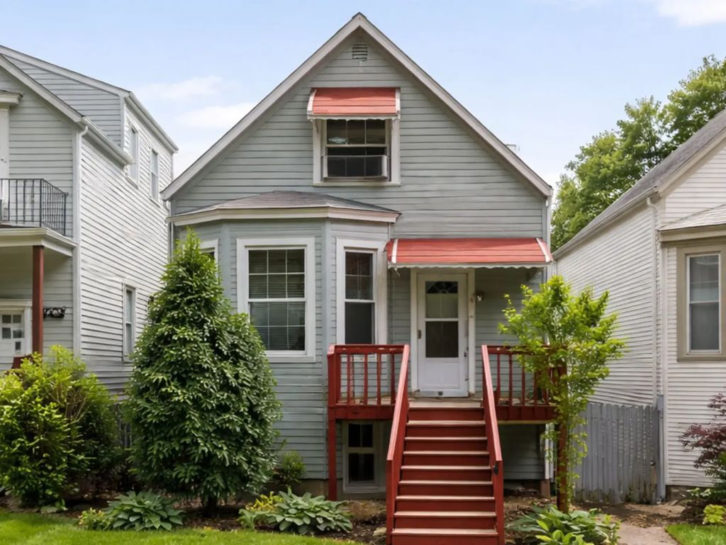 4136 N Sacramento Avenue, Chicago, 60618