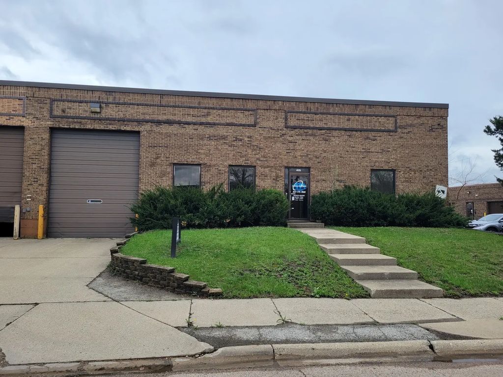 4175 Grove Avenue, Gurnee