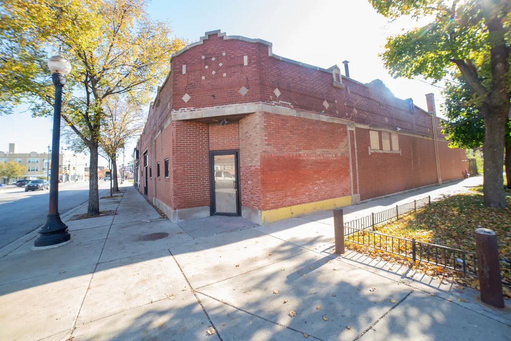 1423 W 79th Street, Chicago, 60620