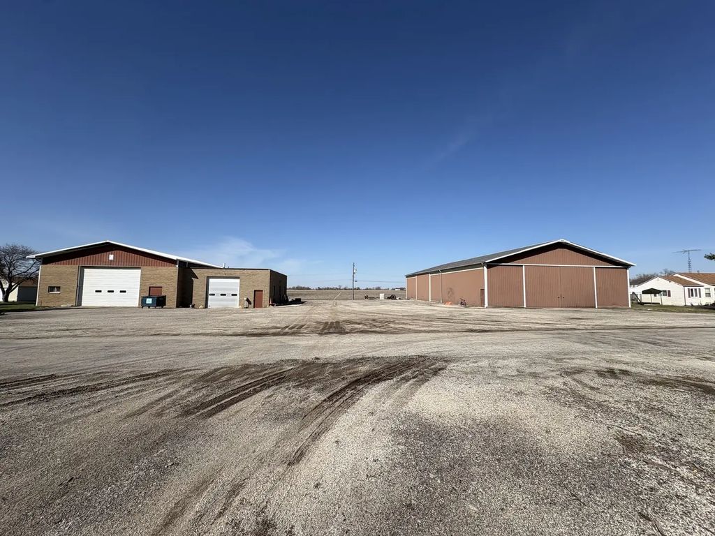 7365 E Chiniquy Street, St. Anne