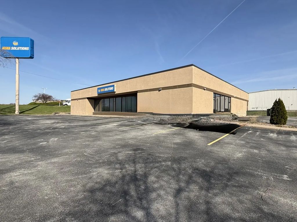 110 E 50th Street, Davenport