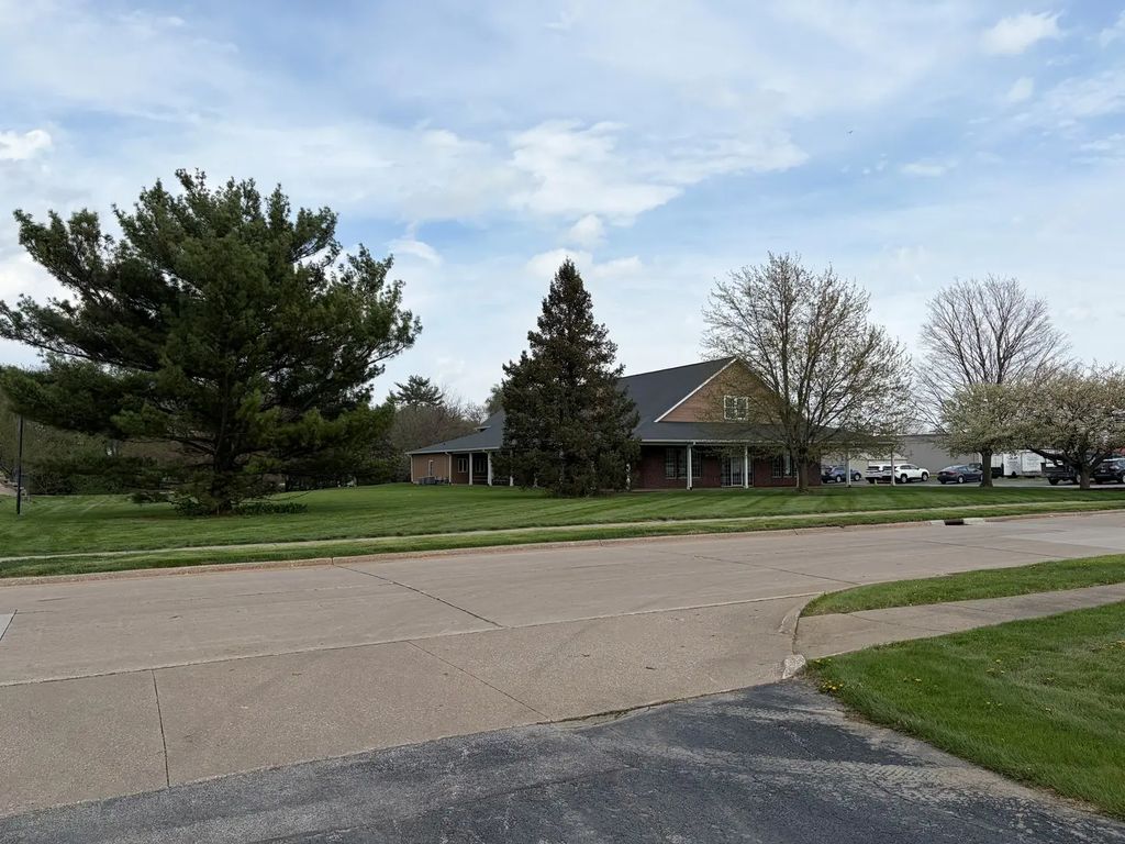 4915 & 5005 21st Avenue A, Moline