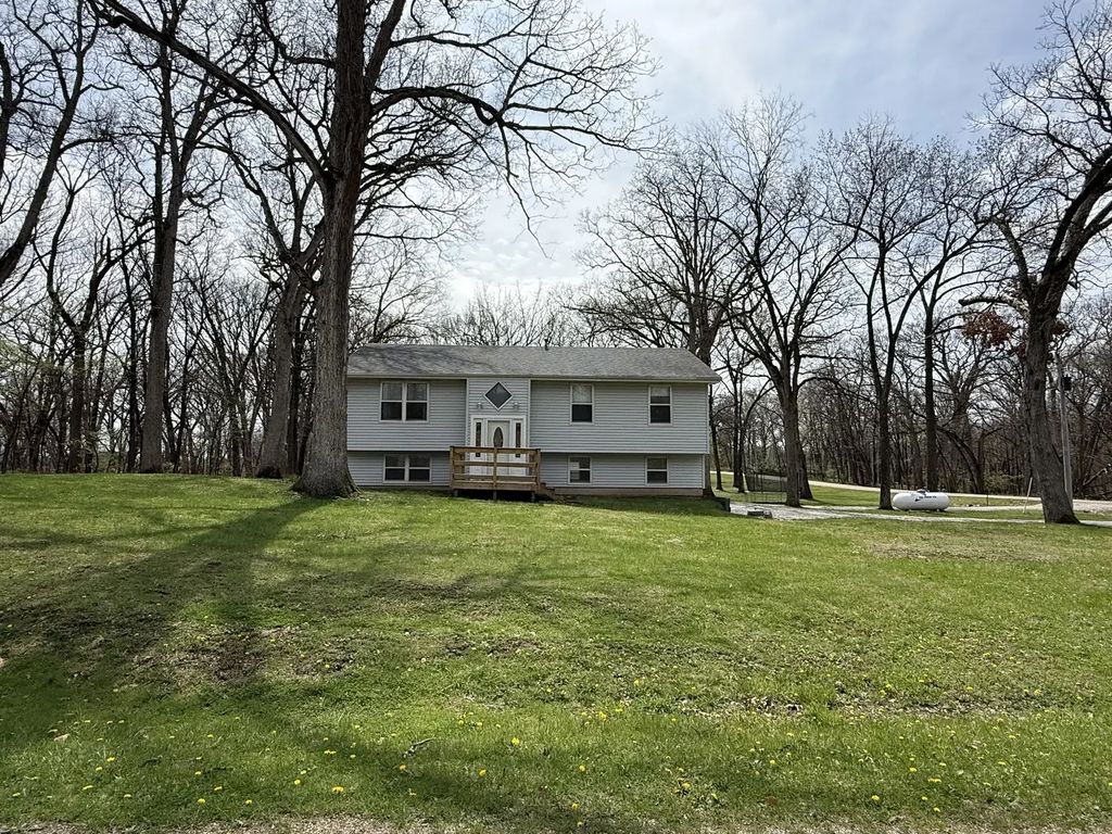 2 Acapulco Drive, Putnam