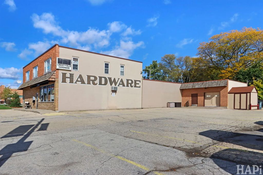426 S Milwaukee Avenue, Libertyville