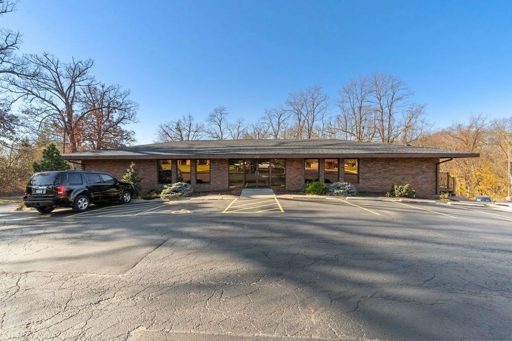 604 35th Avenue 1, Moline
