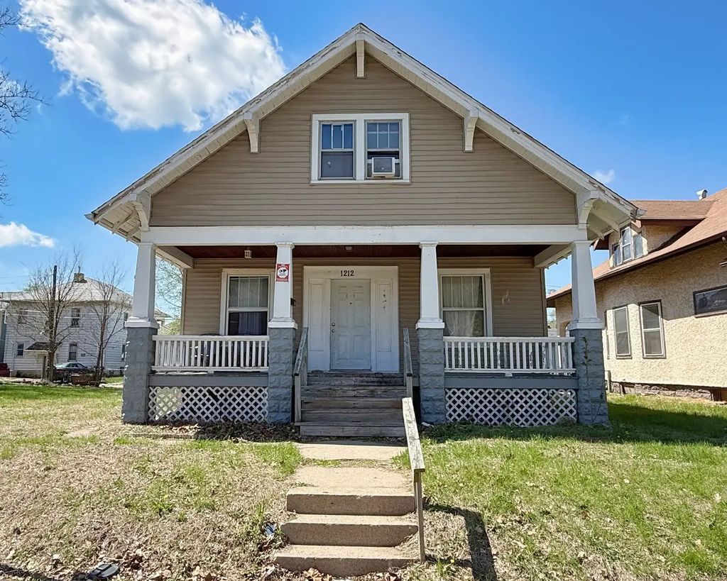 1212 Glenhurst Court, Rock Island