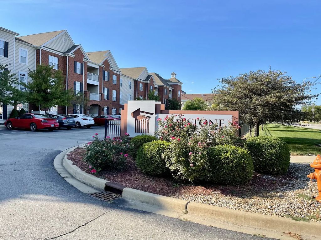 1903 N Lincoln Avenue 206, Urbana