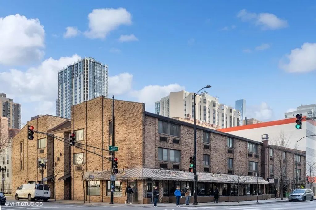 163 W Division Street, Chicago, 60610