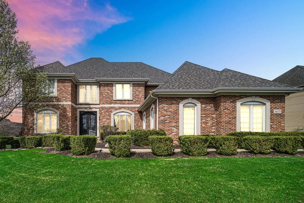 3n777 Walt Whitman Road, St. Charles