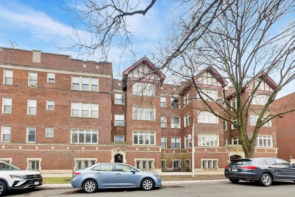 2221 E 68th Street 3, Chicago