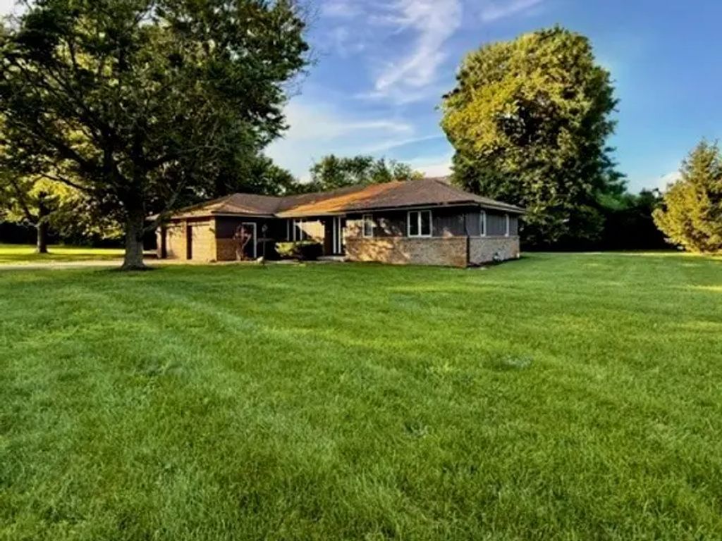 1106 E Pearl Drive, Mahomet