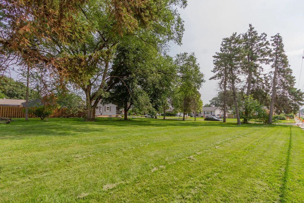 110 N Chase Avenue, Bartlett