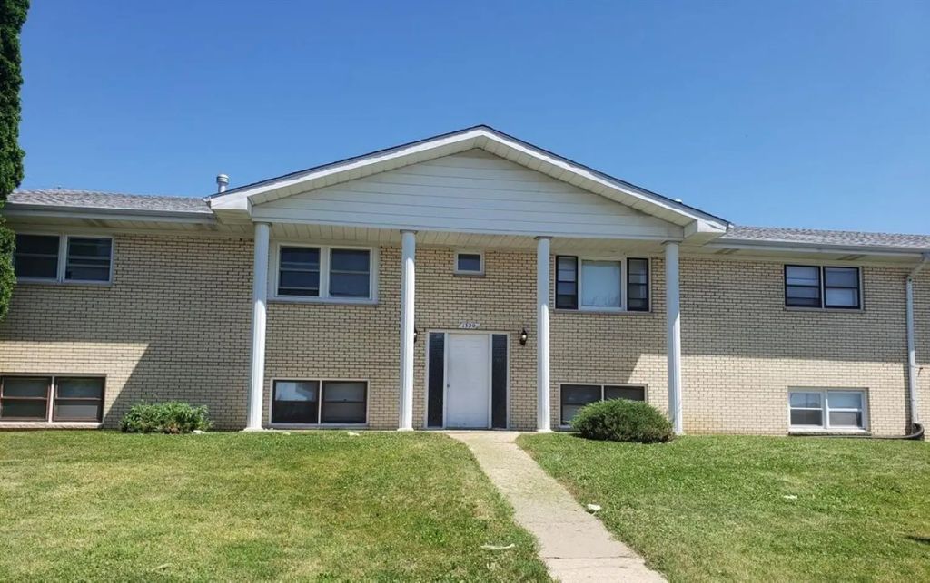 1320 E 38th Street 4, Davenport