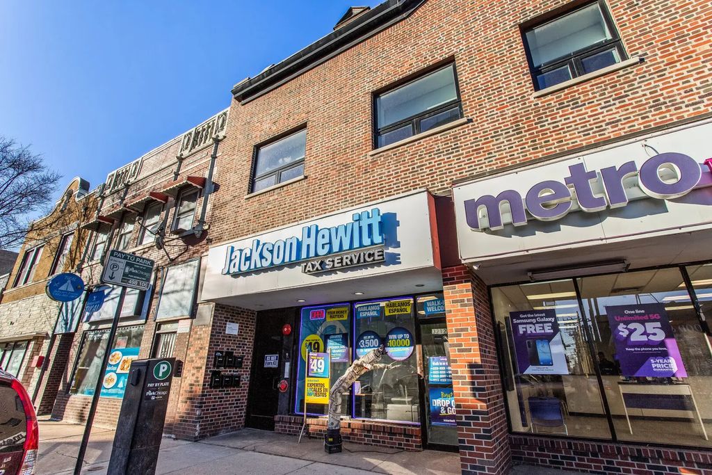 3210 W Lawrence Avenue, Chicago
