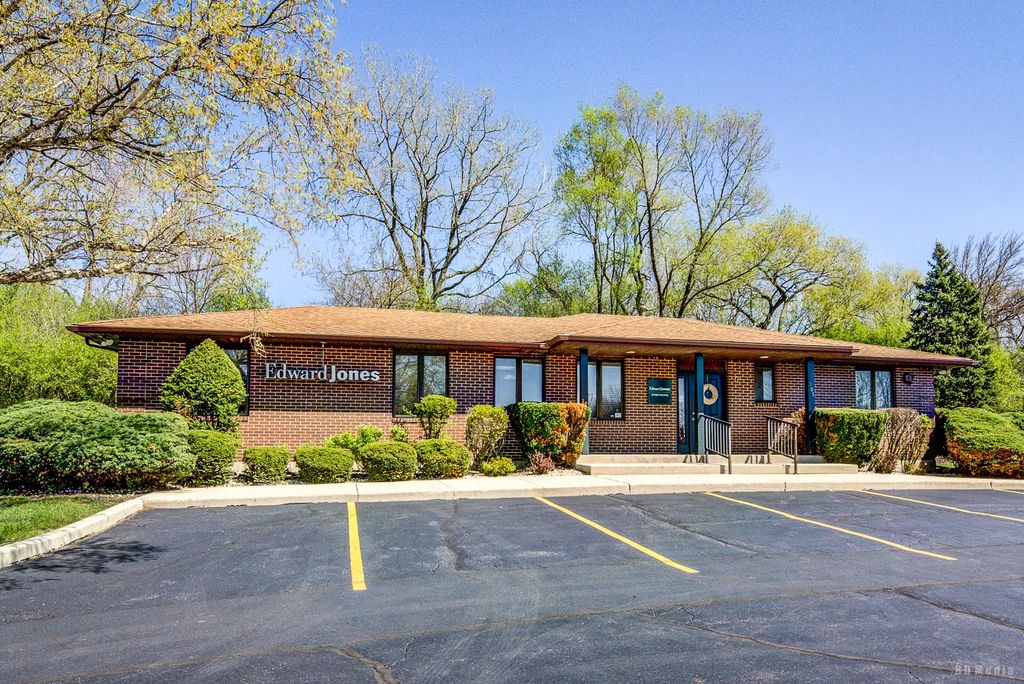 7101 Janes Avenue, Woodridge