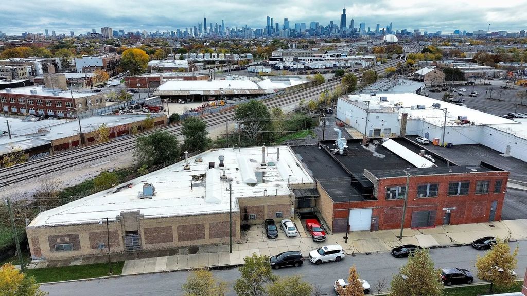 859 N Spaulding Avenue, Chicago, 60651