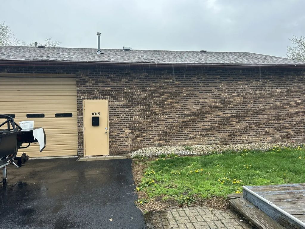 1015 E Broadway Avenue, Bradley