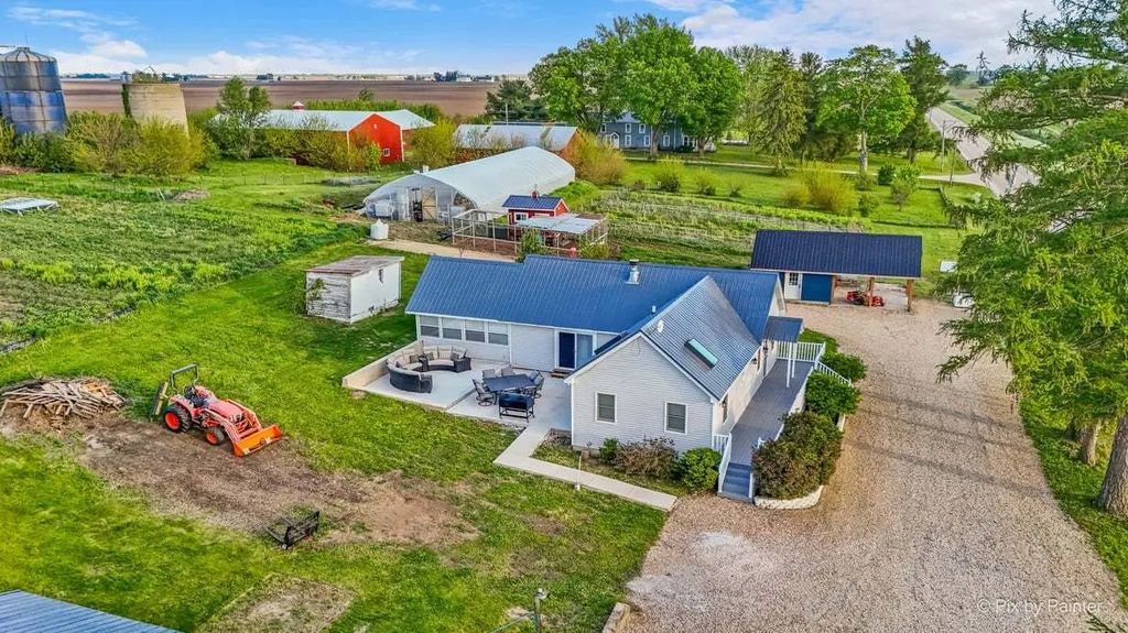 2s919 Dauberman Road, Elburn