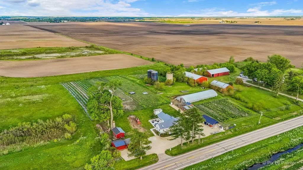 2s919 Dauberman Road, Elburn