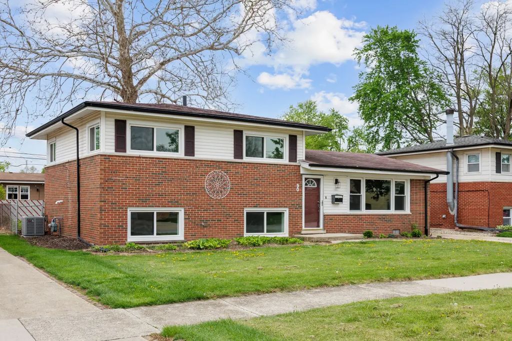 90 Peyton Drive, Chicago Heights