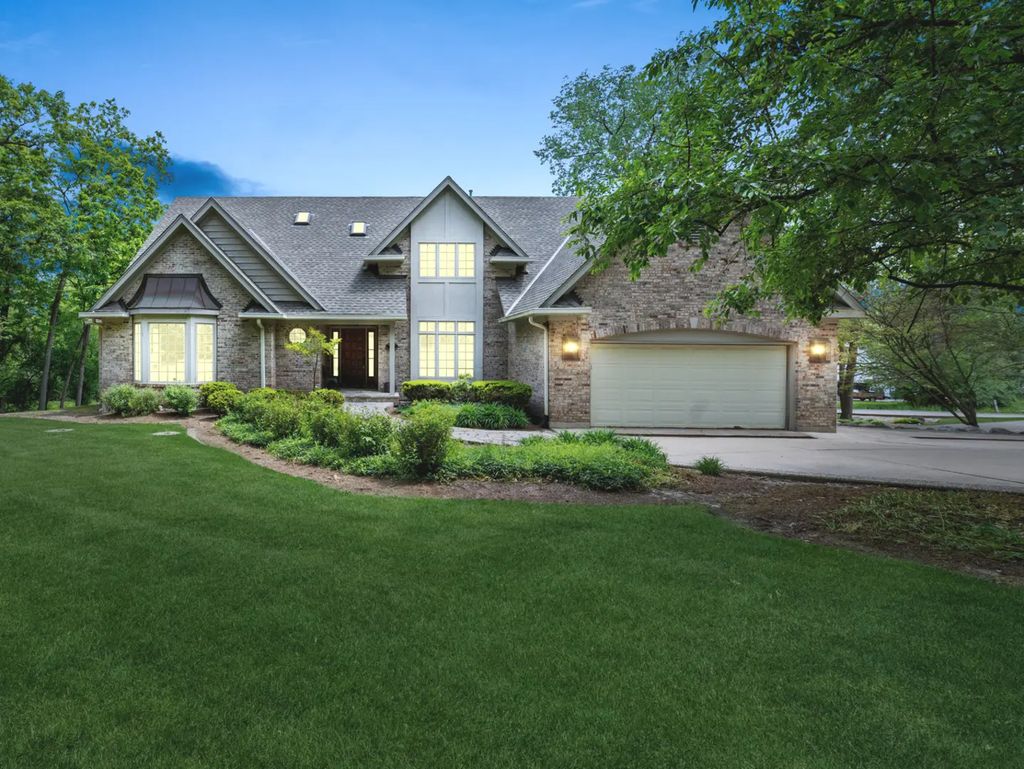 6414 Vermont Trail, Crystal Lake