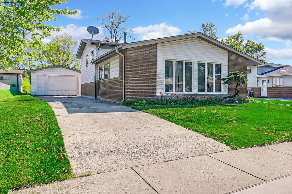 325 Gentry Street, Park Forest