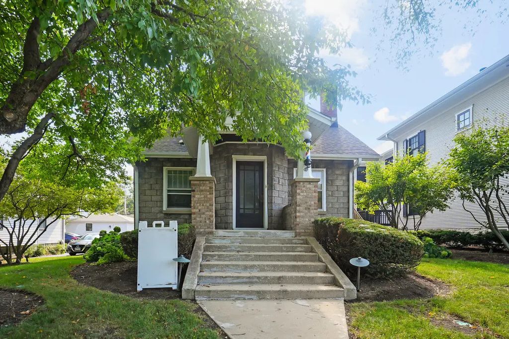 610 N Washington Street 2, Naperville