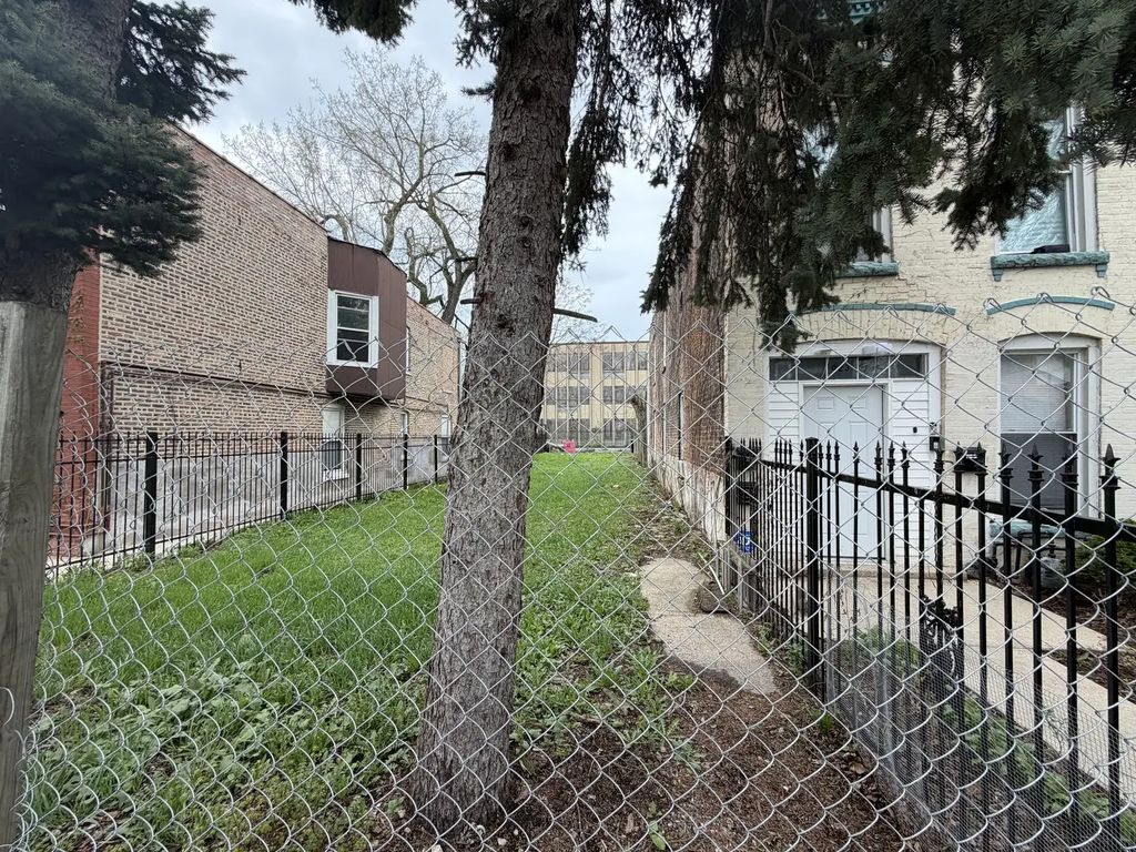 425 N Lawndale Avenue, Chicago, 60624