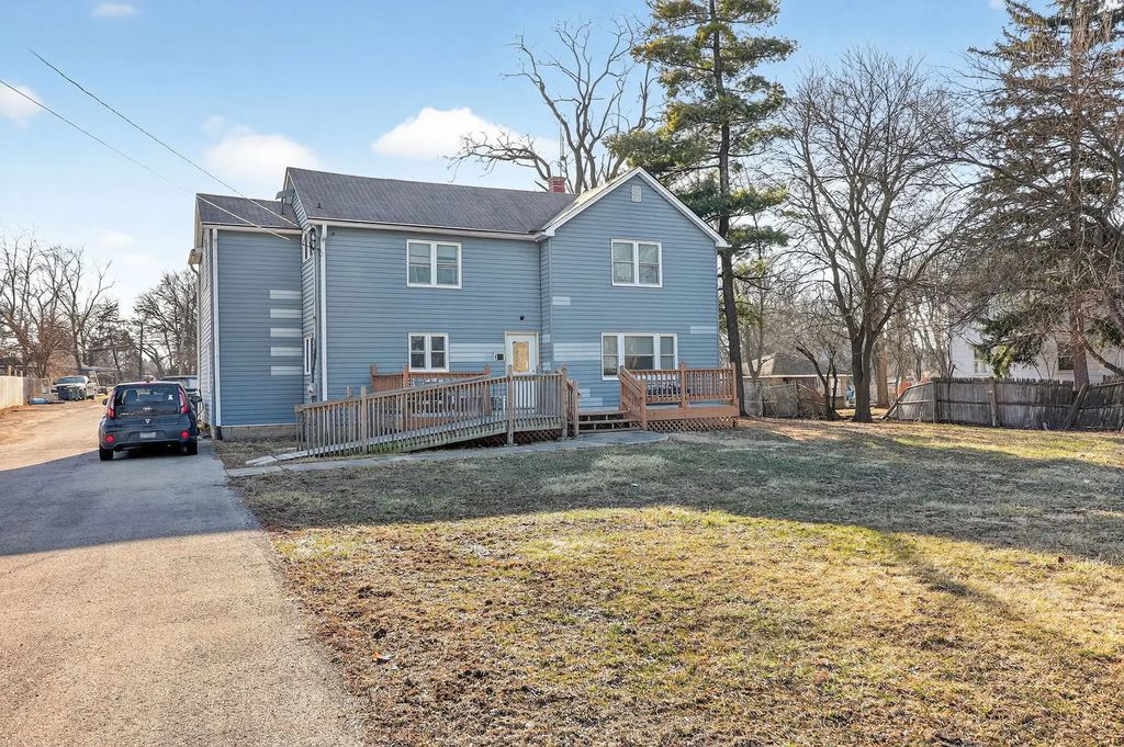 325 Oldfield Road, Downers Grove