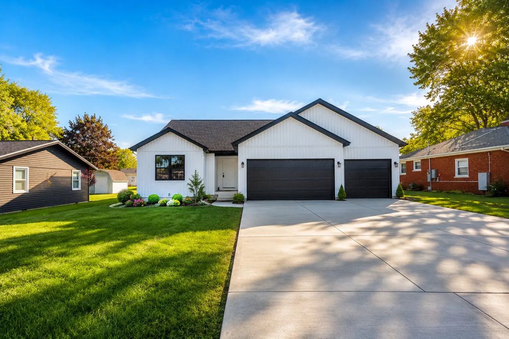 202 W Evergreen Drive, St. Joseph