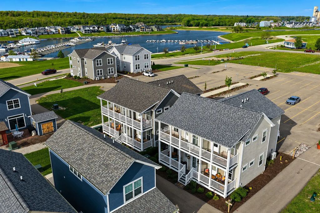 200 Great Loop Drive, Ottawa