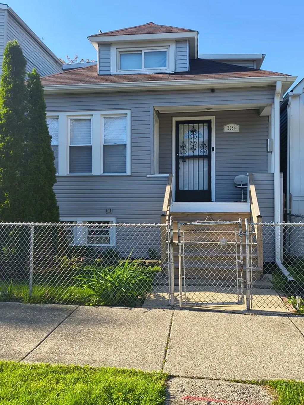 2053 W 70th Street, Chicago
