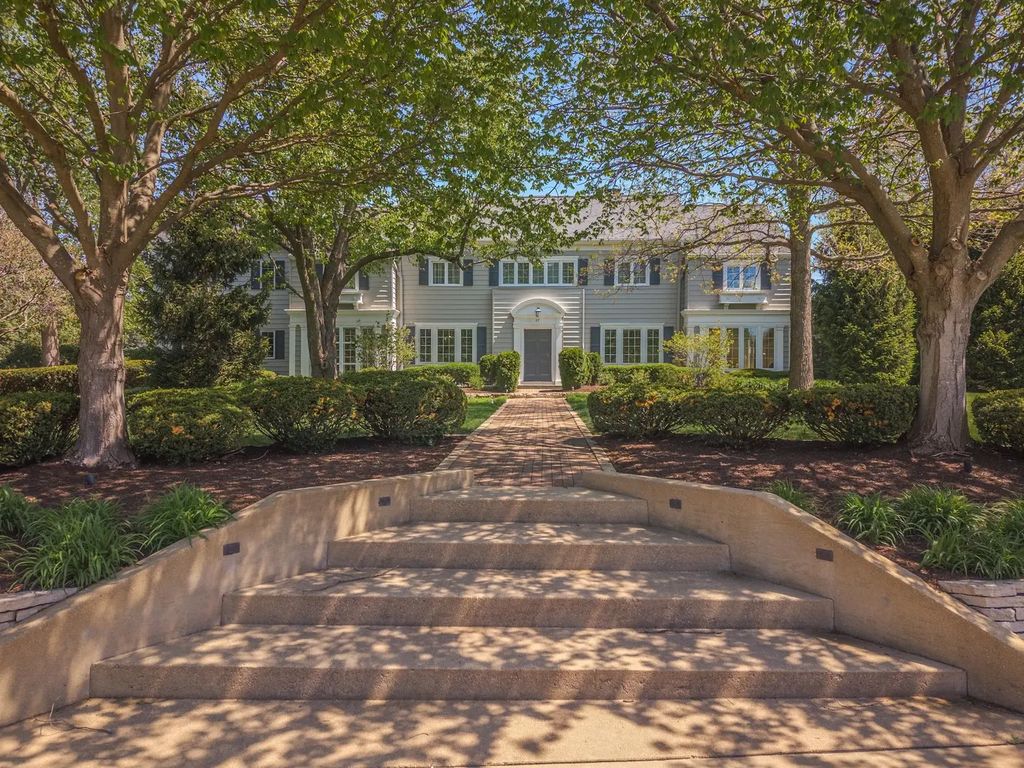 27 Country Club Place, Bloomington