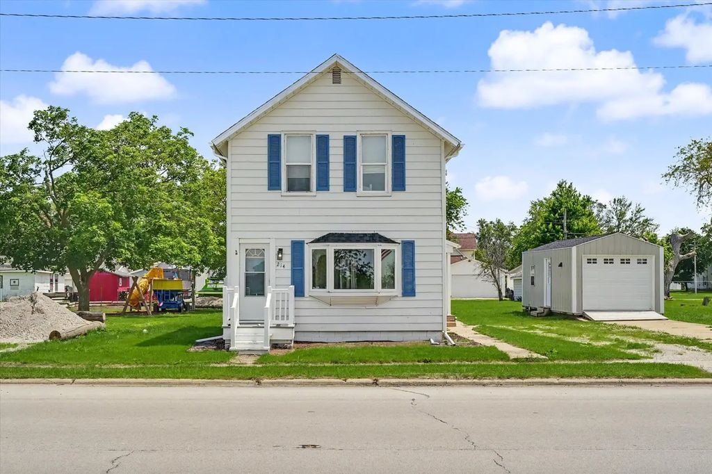 214 S Railroad Avenue, Buckley
