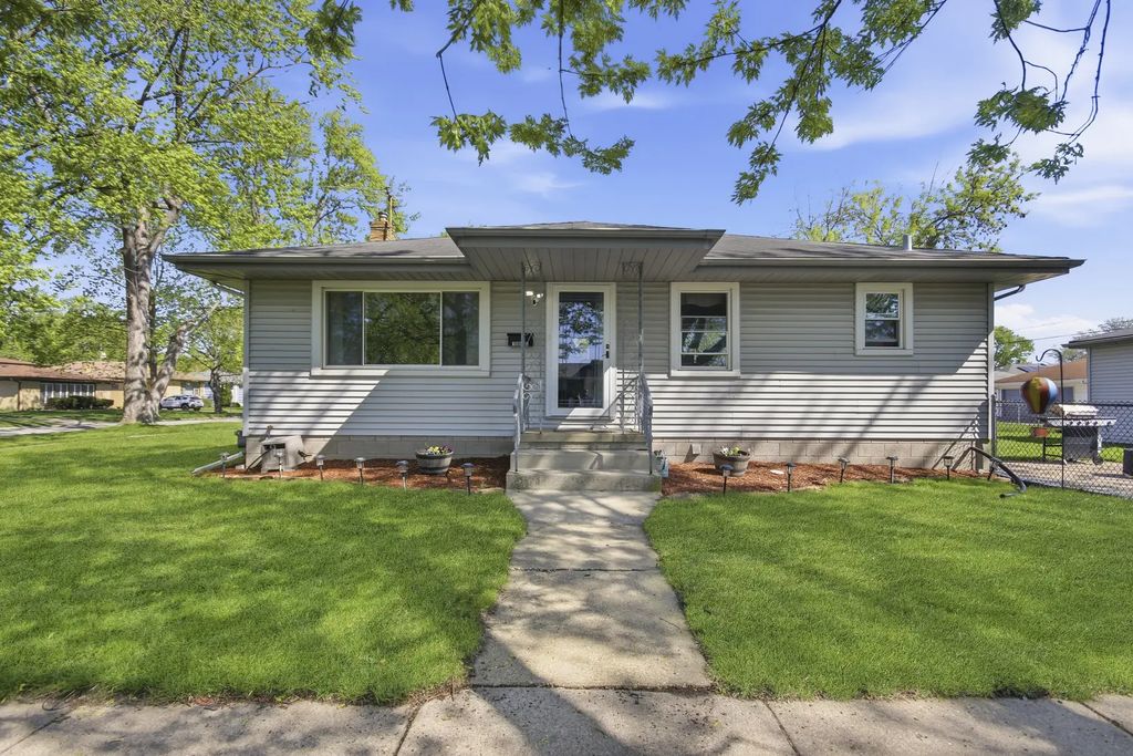 18655 Sherman Street, Lansing