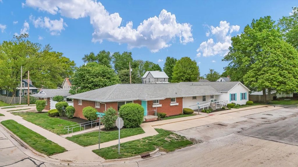 114 W Houghton Street, Tuscola