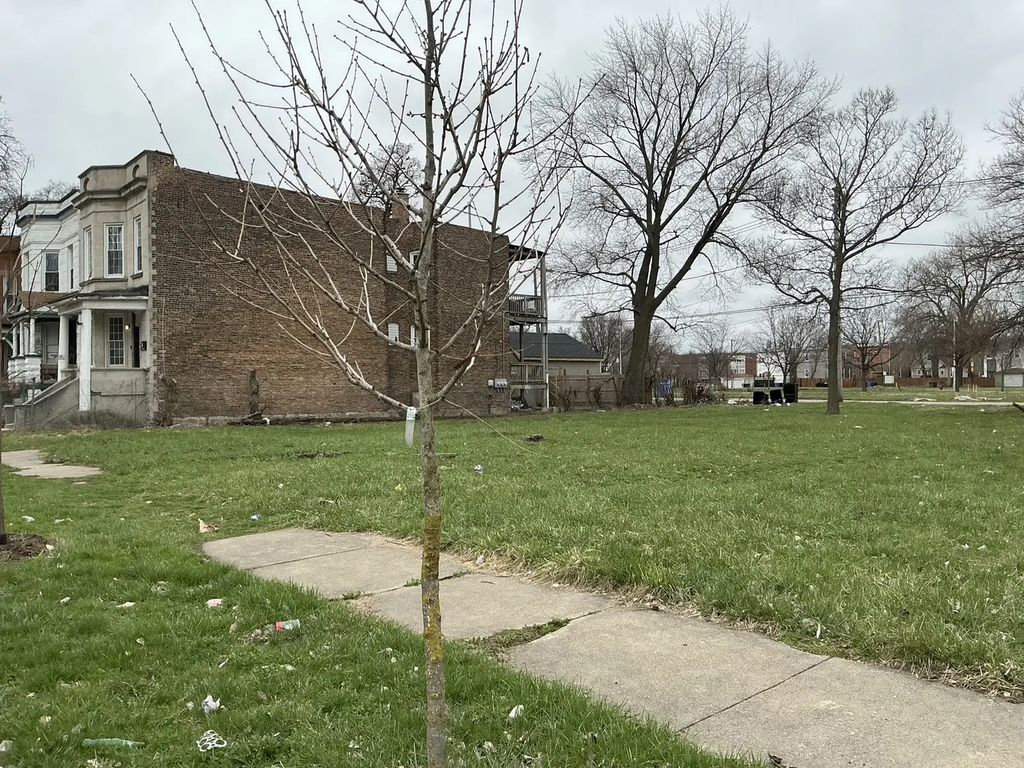 5922 S Emerald Avenue, Chicago