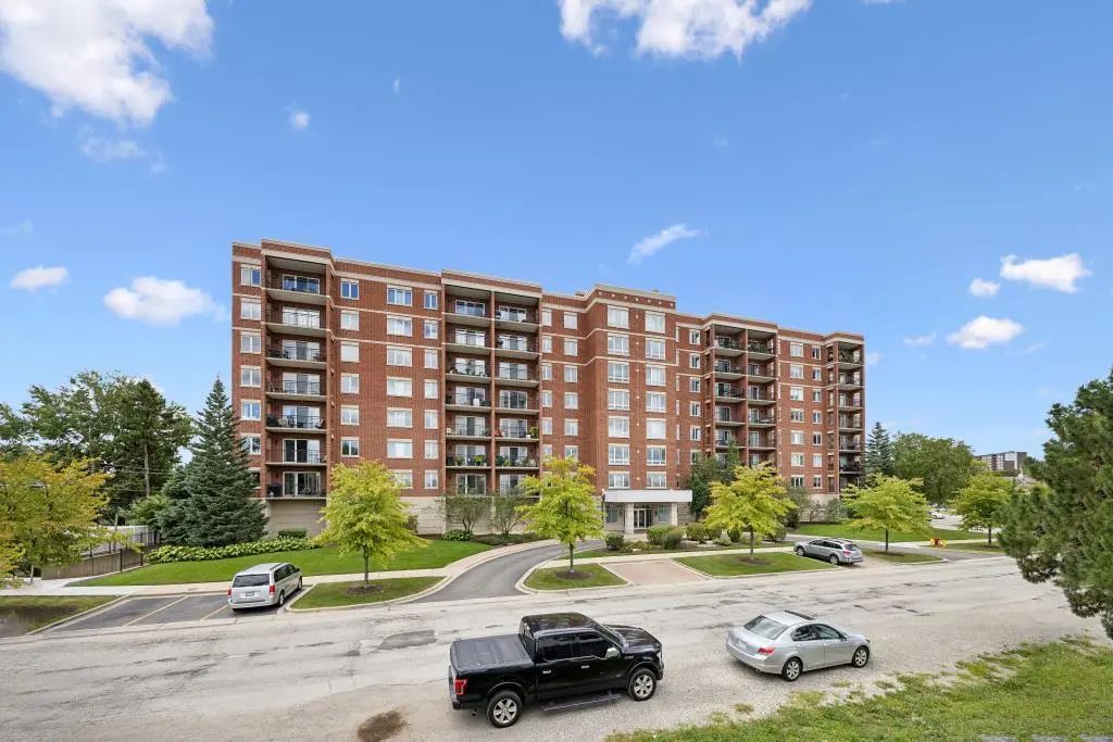 5555 N Cumberland Avenue 804, Chicago, 60656