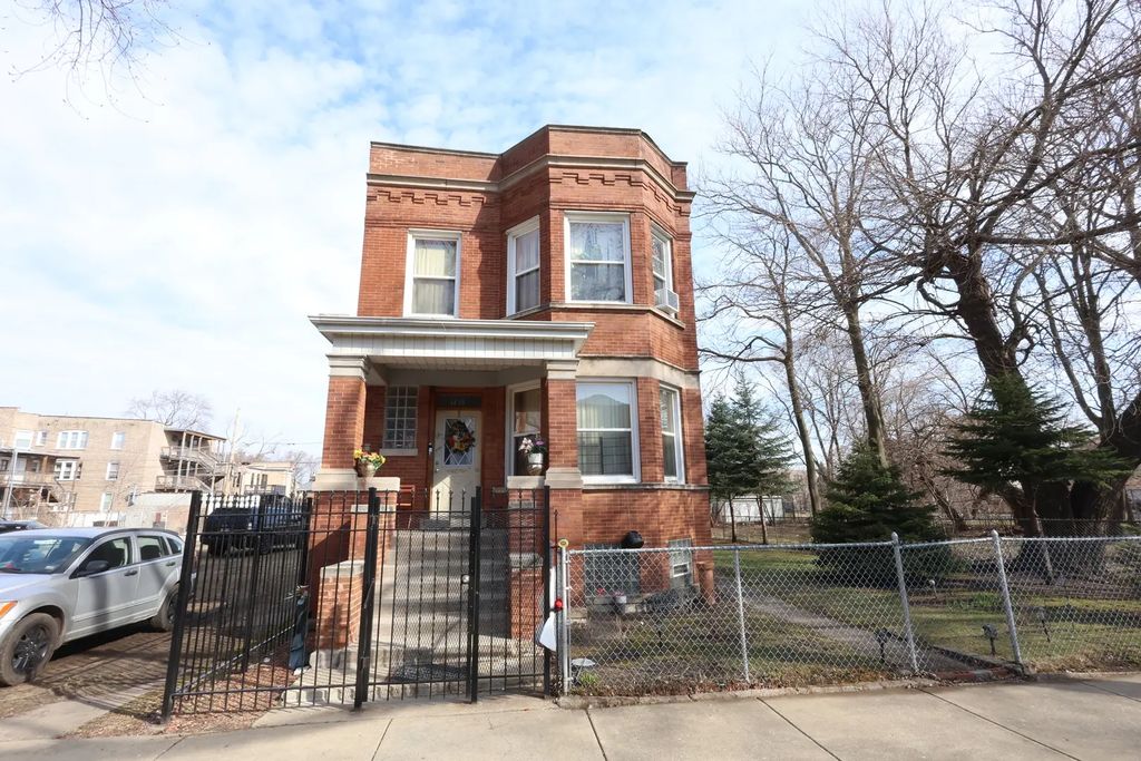 1418 E 69th Place, Chicago