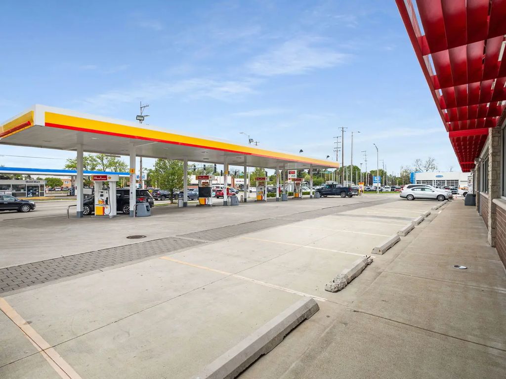 1605 S River Road B, Des Plaines