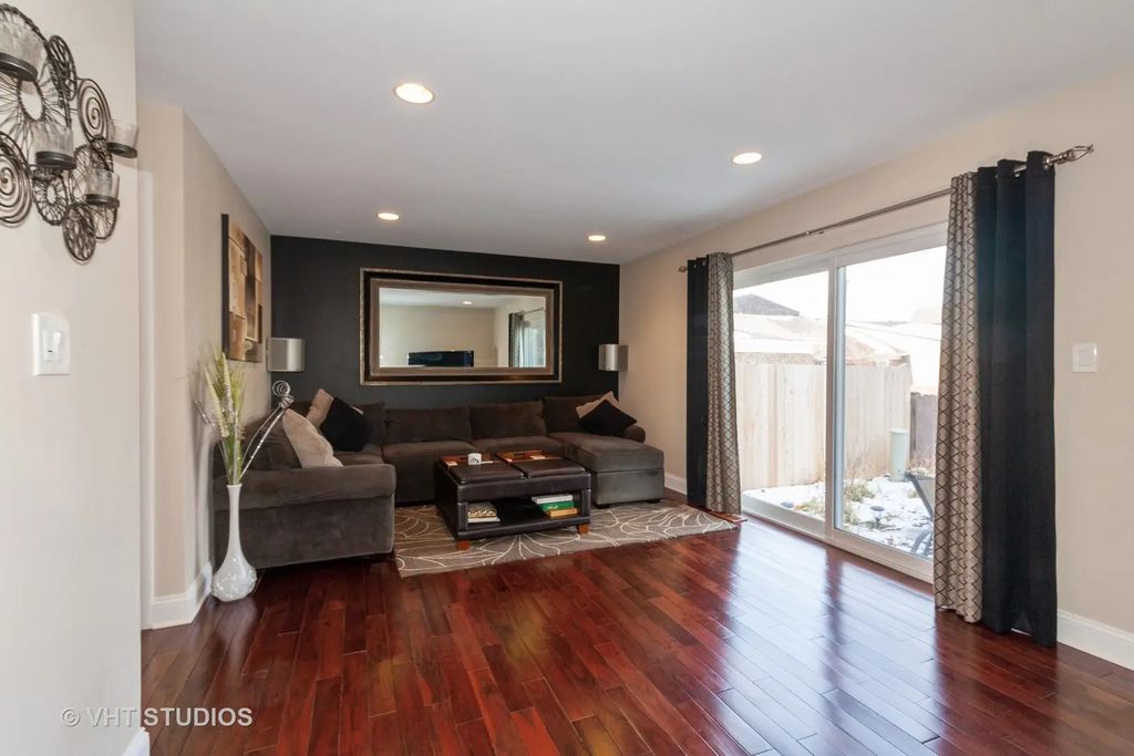 17w764 Lowell Lane, Villa Park