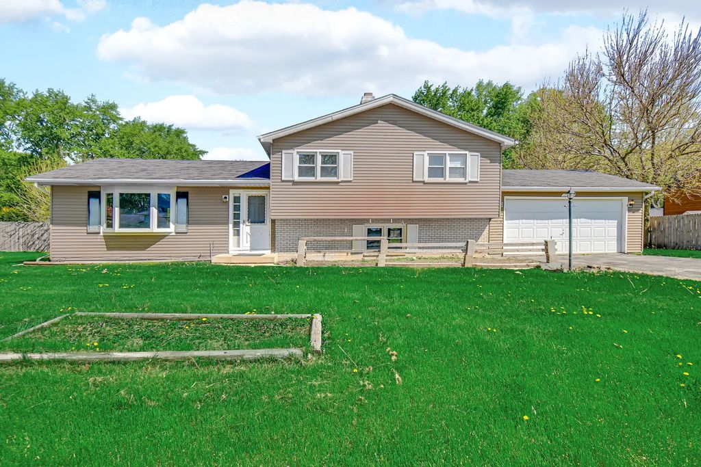 28w502 Leverenz Road, Naperville
