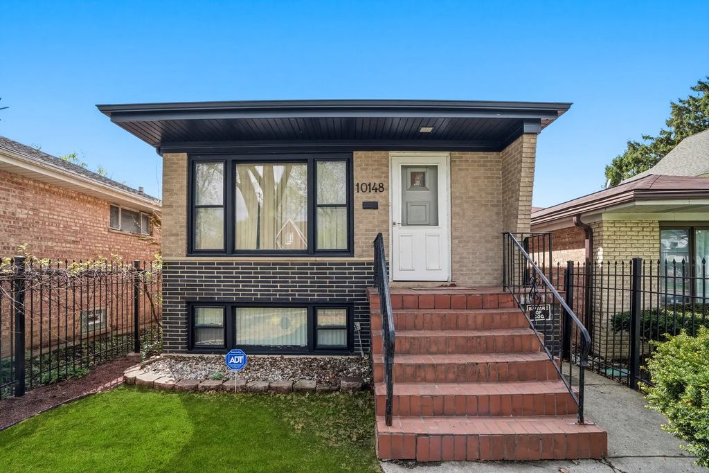 10148 S Peoria Street, Chicago